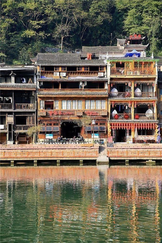 Fenghuang Waitin For You Inn Екстериор снимка